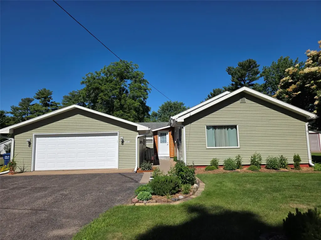 1517 3rd Street, Chetek