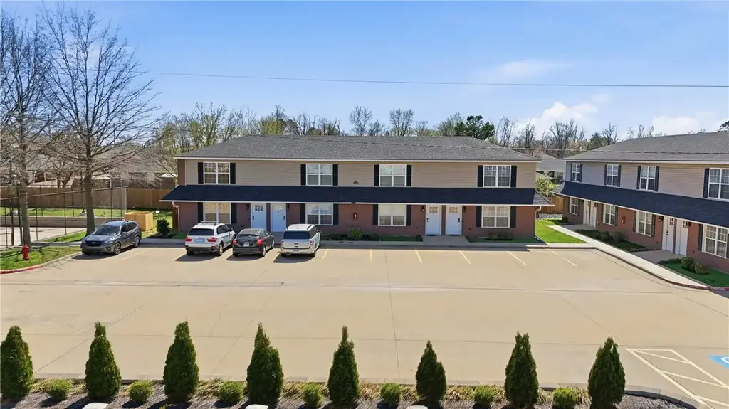 2304 Se Jayel Terrace 2, Bentonville