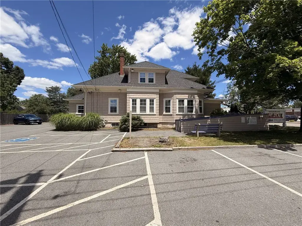2797 Post Rd, Warwick