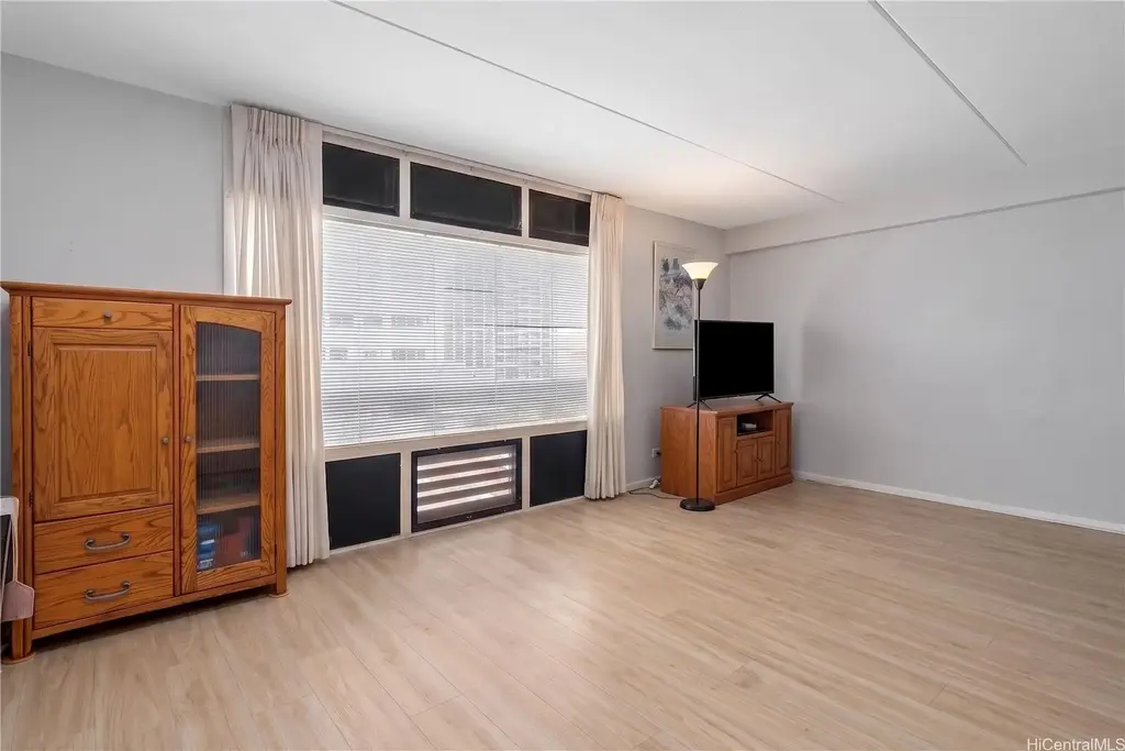 910 Ahana Street # 706, Honolulu