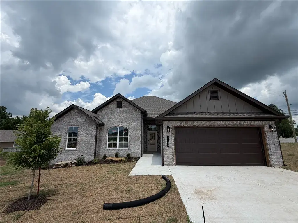2305 Cassidy Court, Siloam Springs
