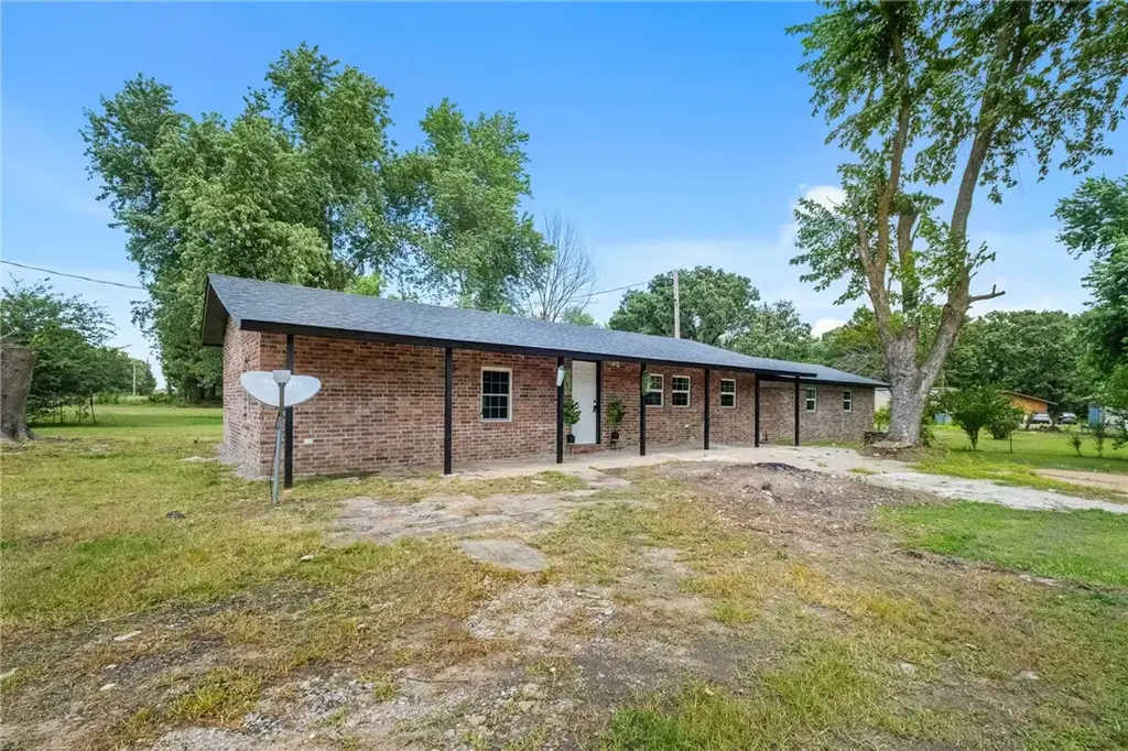 57128 690 Road, Colcord
