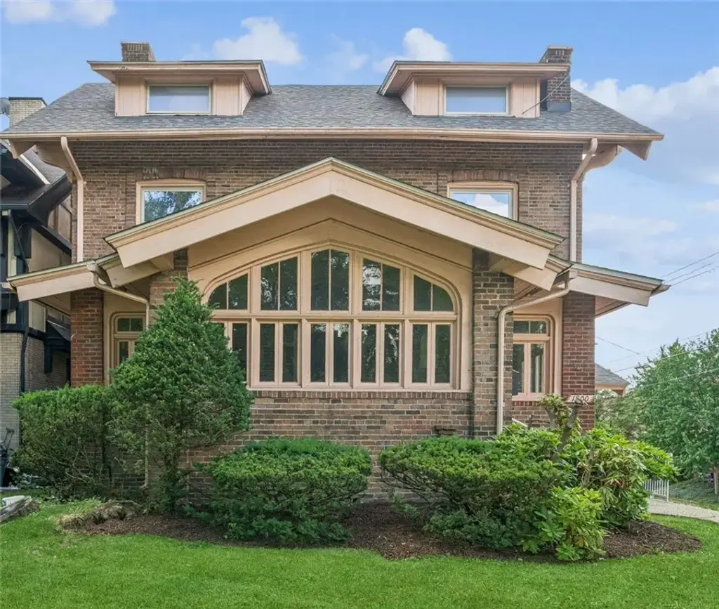 1900 Wightman Street, Squirrel Hill