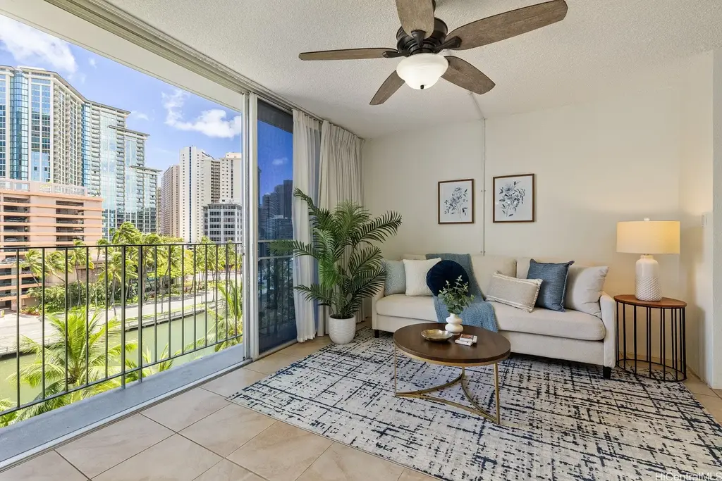 620 Mccully Street # 703, Honolulu