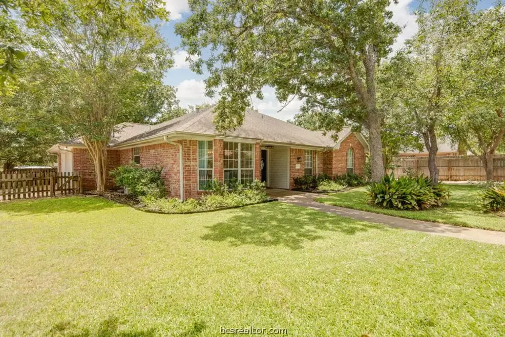 1518 Jasmine Court, College Station