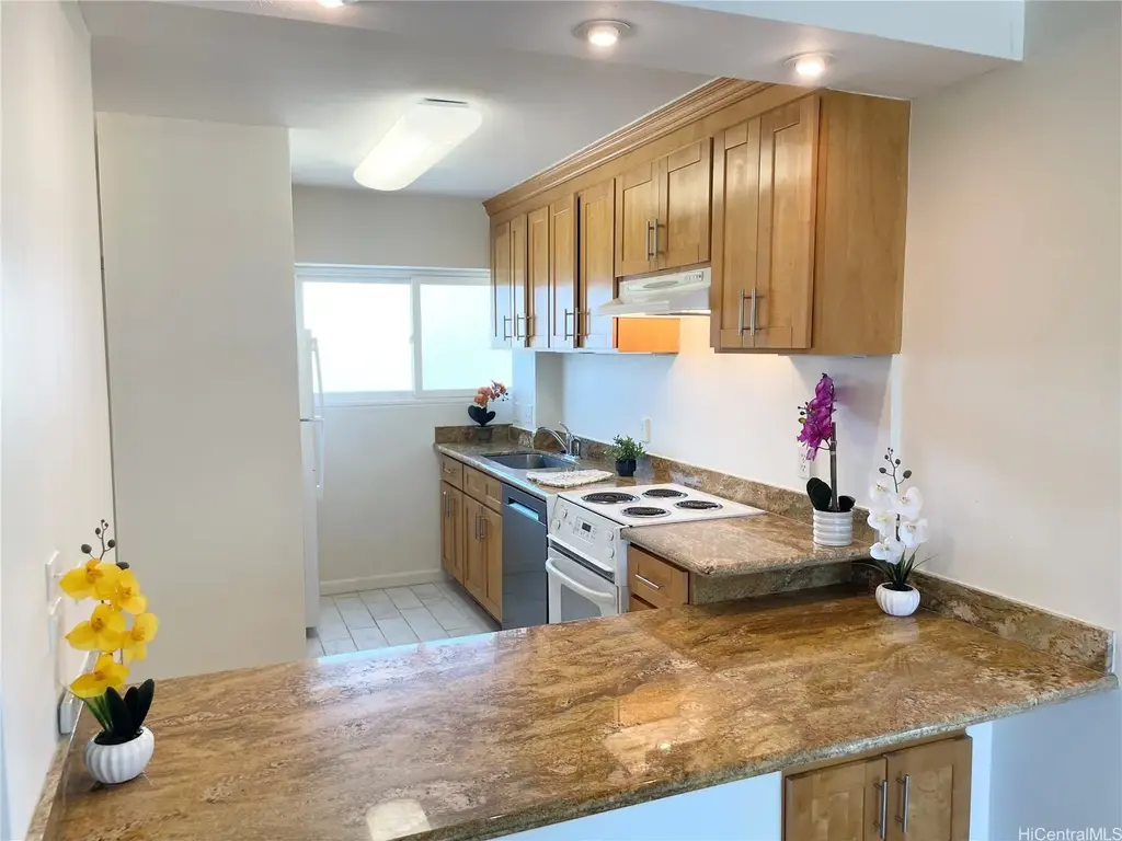 (unit #604) 2488 Kapiolani Boulevard, Honolulu