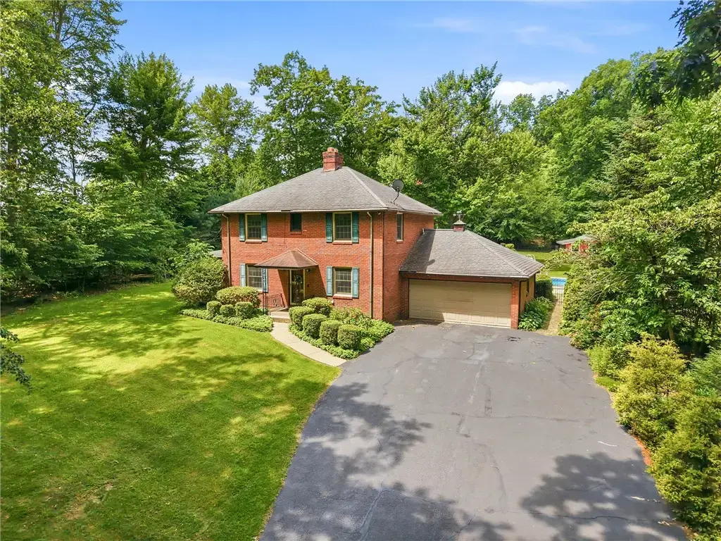 401 Robertson Road , Hermitage