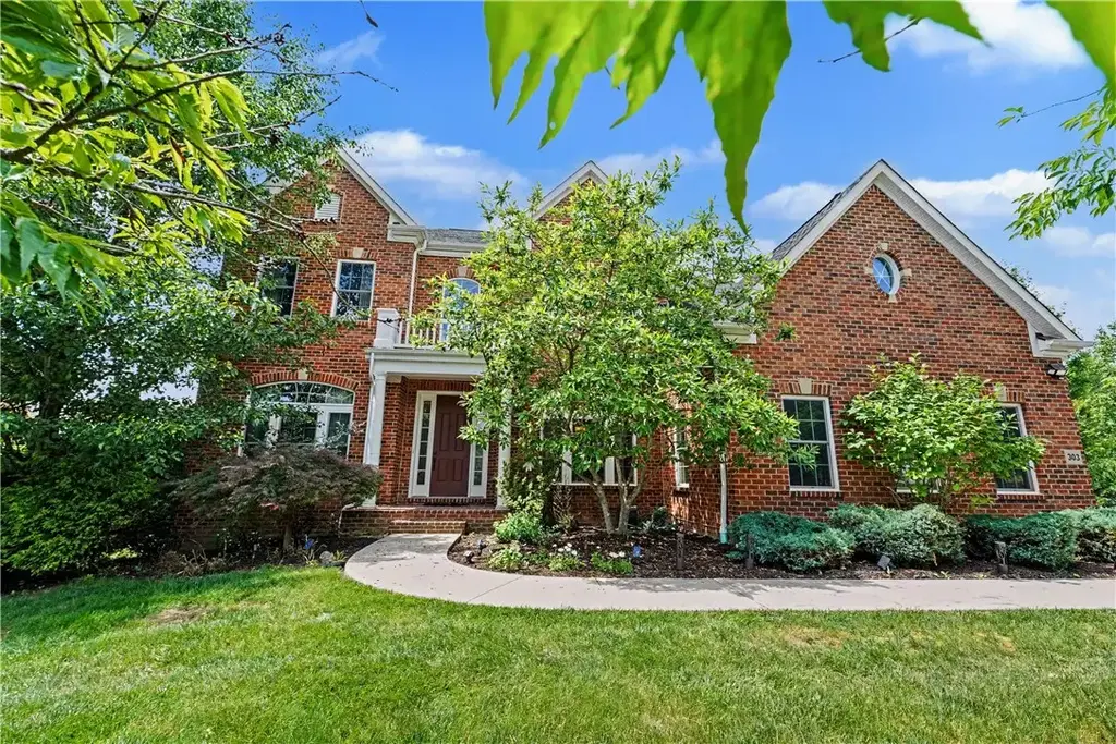 303 Connemara Court , Pine