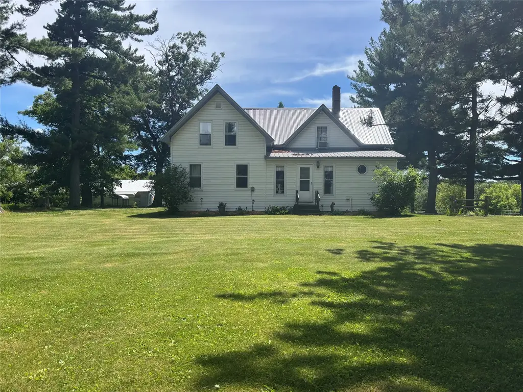 14101 W County Road B, Fairchild
