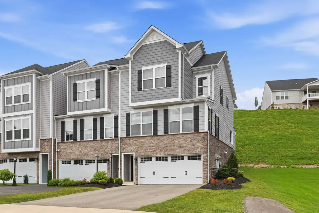 401 Spruce Lane, North Strabane