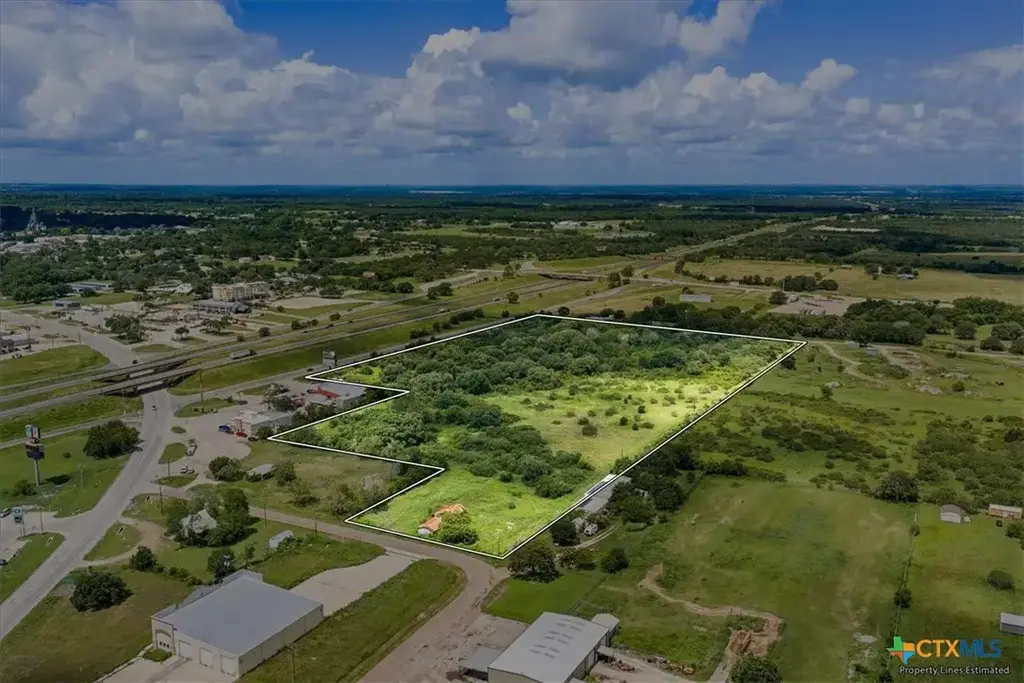1240 Slaughter House Road, Flatonia