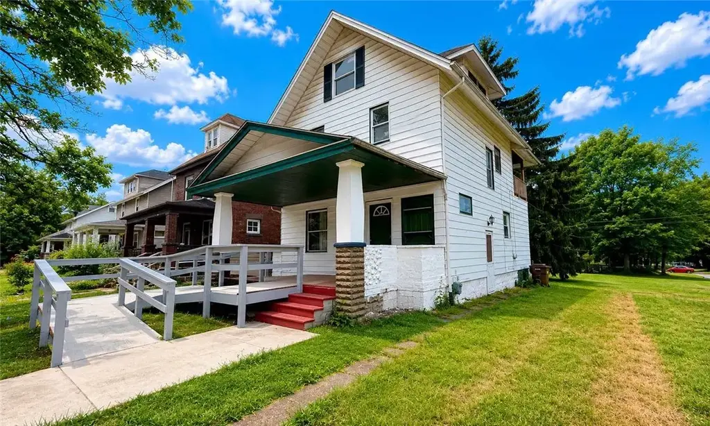688 Oakland Avenue , Sharon