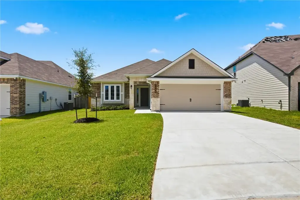 1388 Kingsgate Drive, Bryan