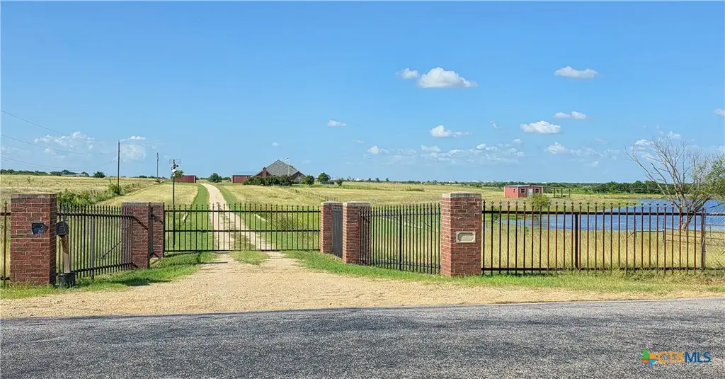 2450 W Amity Road, Salado