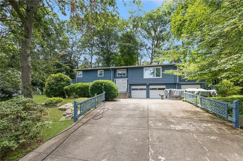 58 Rip Van Winkle Cir, Warwick