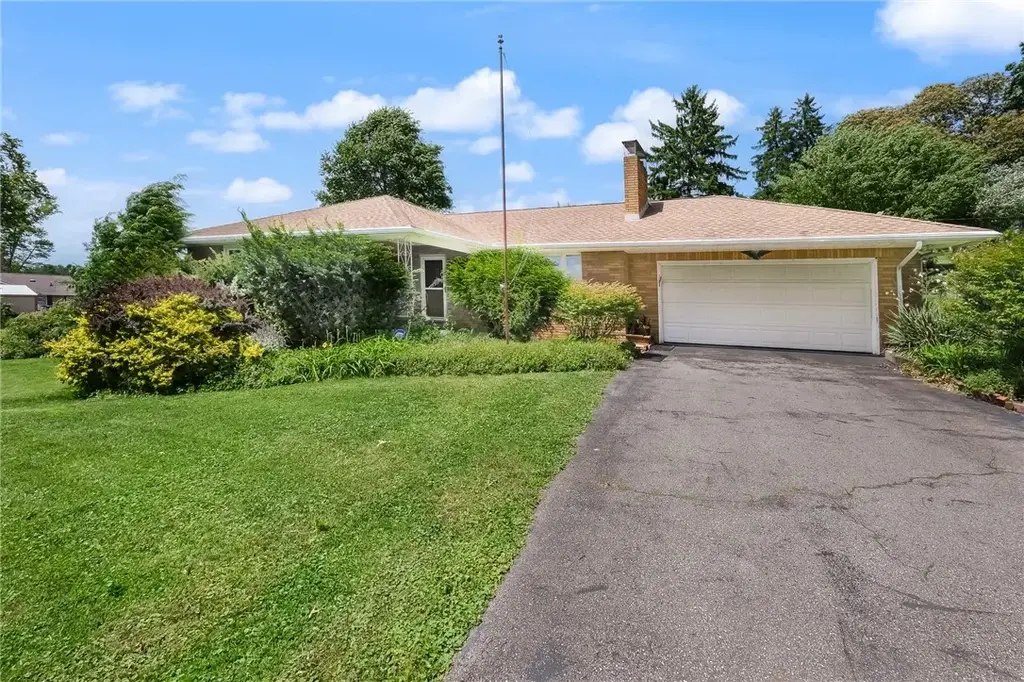 324 Old National Pike, Brownsville