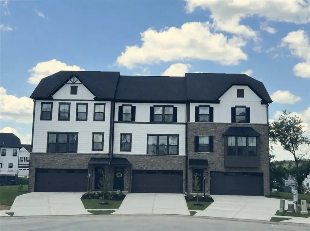 7012 Jones Lane, Adams