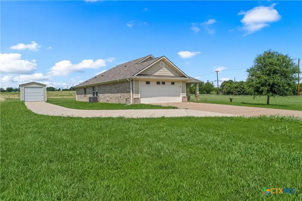 637 Hoffmeyer Lane, Robinson
