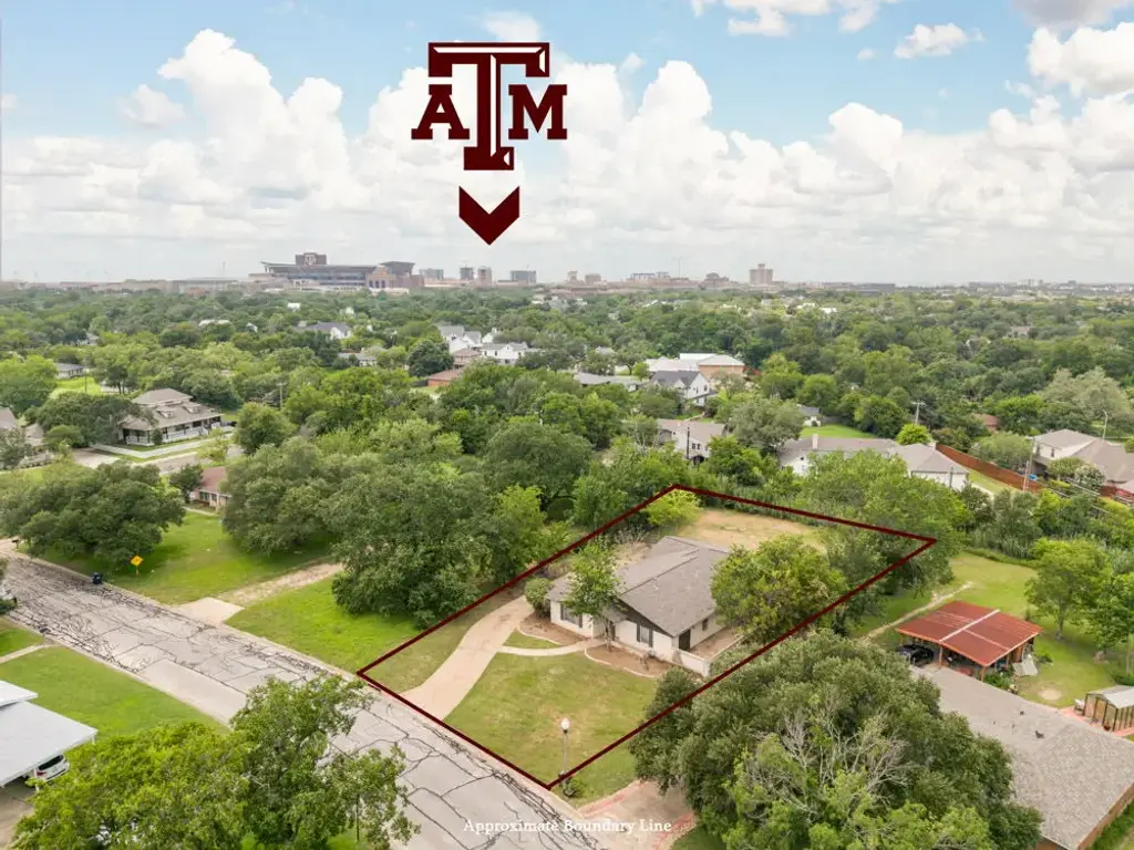 1005 Winding Road, College Station