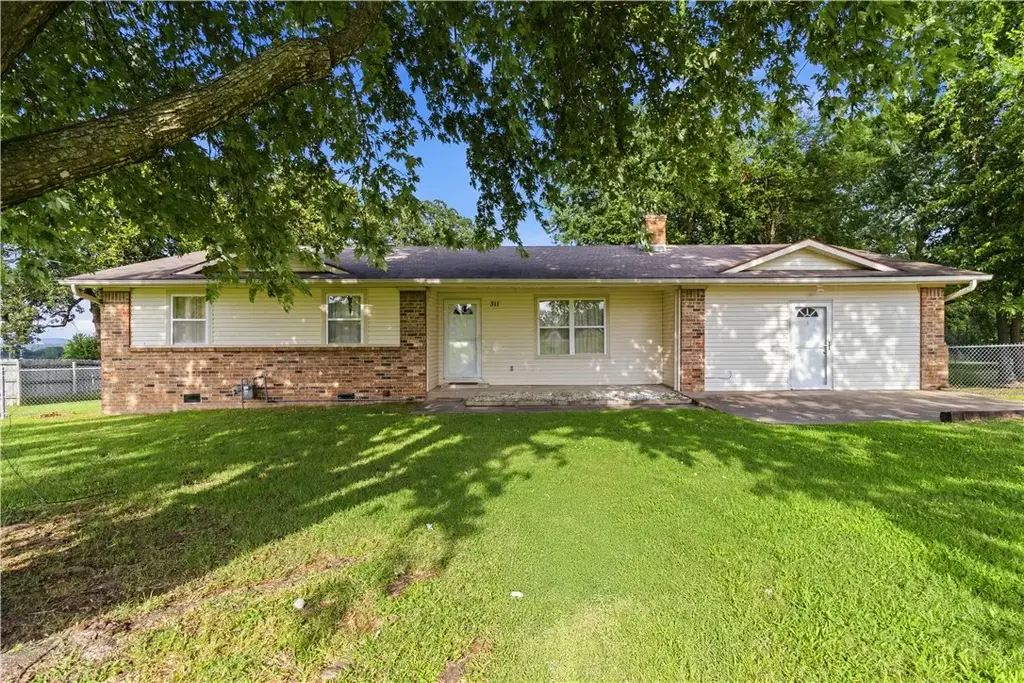 311 Wayne Villines Road, Prairie Grove