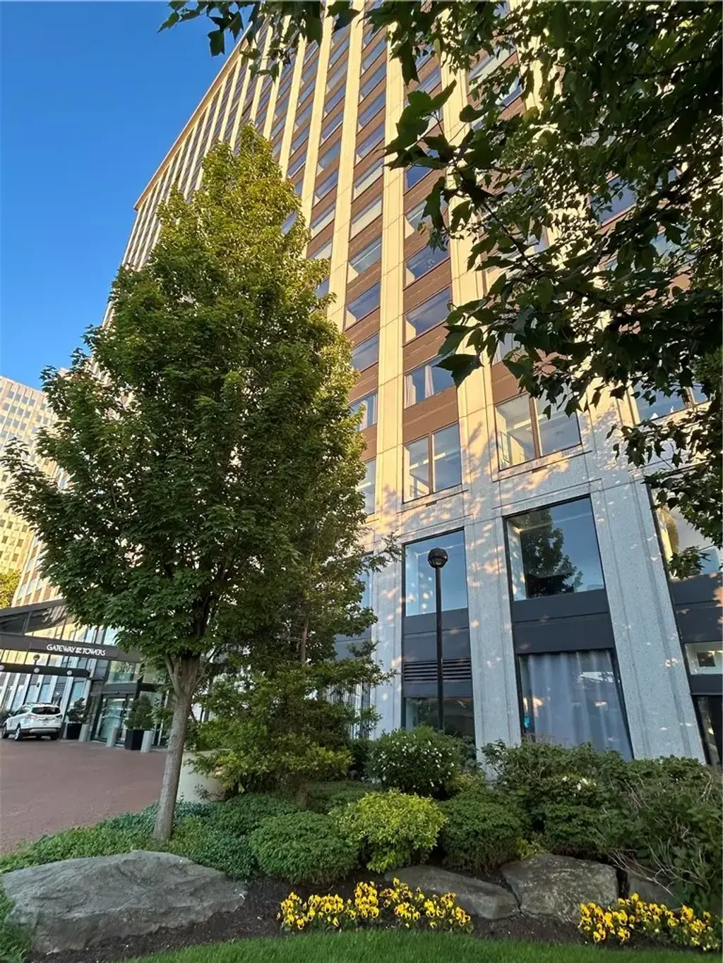 320 Fort Duquesne Boulevard 7g, Downtown Pgh