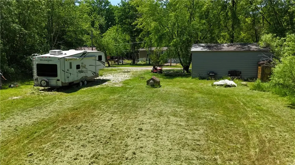 2666 River Drive , Shenango