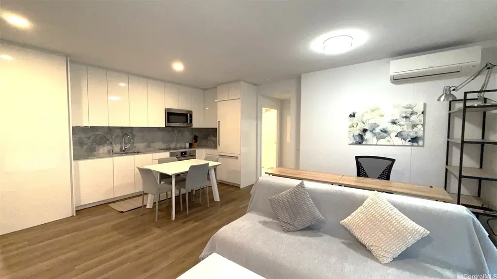 987 Queen Street # 1712, Honolulu
