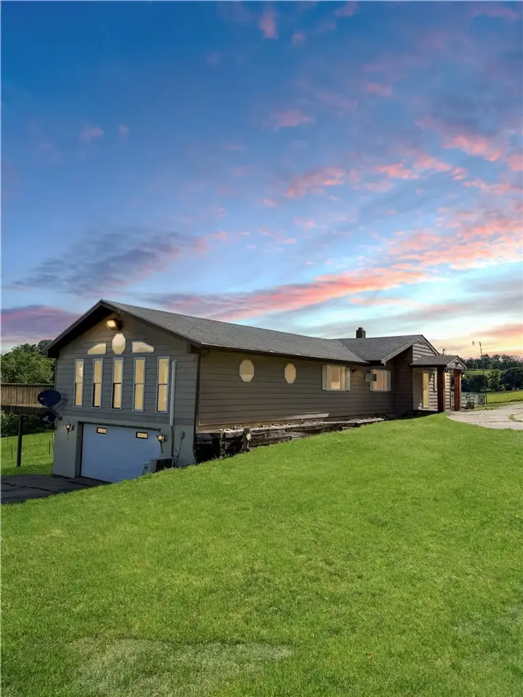 621 Washington Pike, Avella