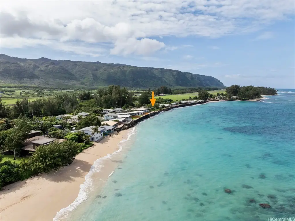 68-687 Farrington Highway, Waialua