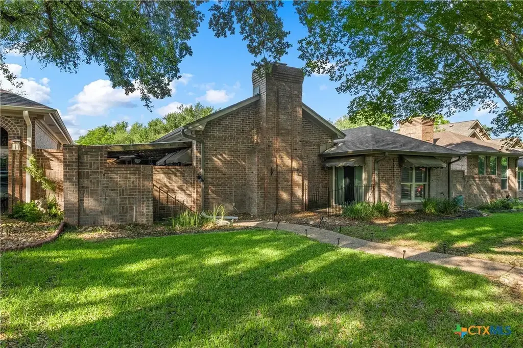 2723 Canyon Oaks Court, Temple
