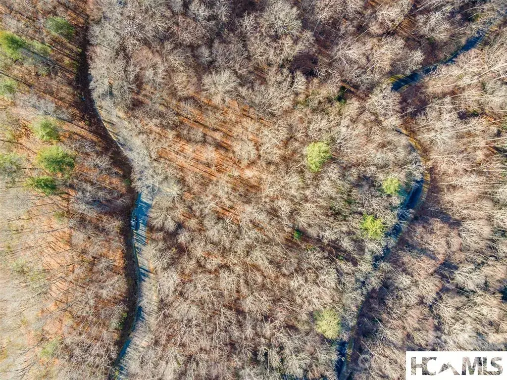 762 Scarlet Oak Road, Tuckasegee