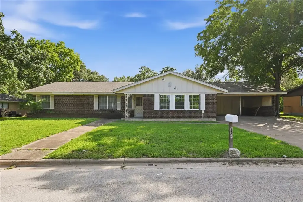 2302 Franklin Drive, Bryan
