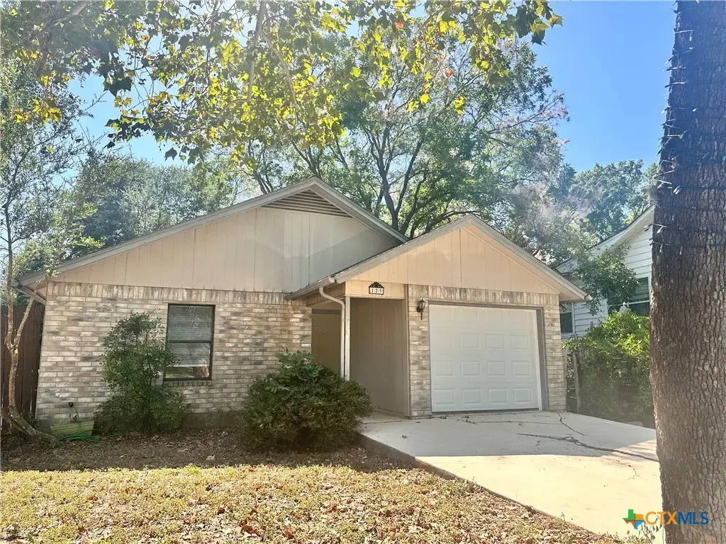 129 Riverside Drive, San Marcos
