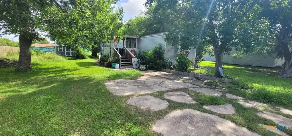 706 W Cleveland Avenue, Seadrift