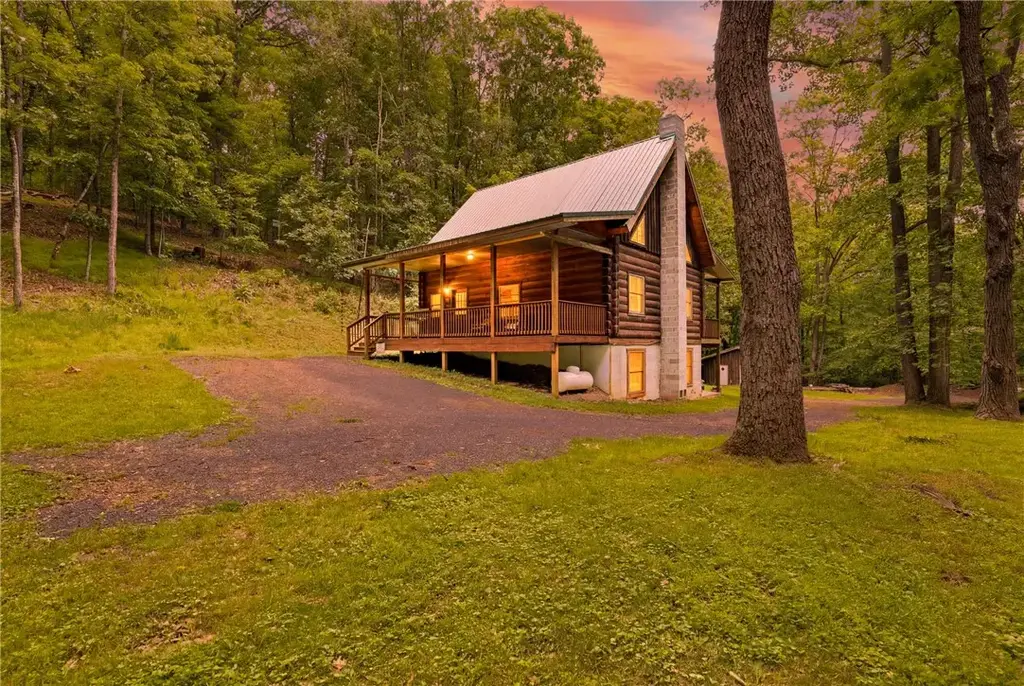 390 Logsdon Hollow Road, Other
