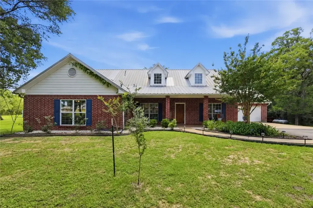 5064 Holleman Drive S, College Station