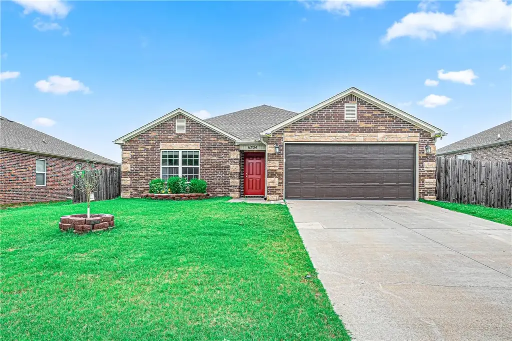 6704 Sw Chestnut Hill Avenue, Bentonville