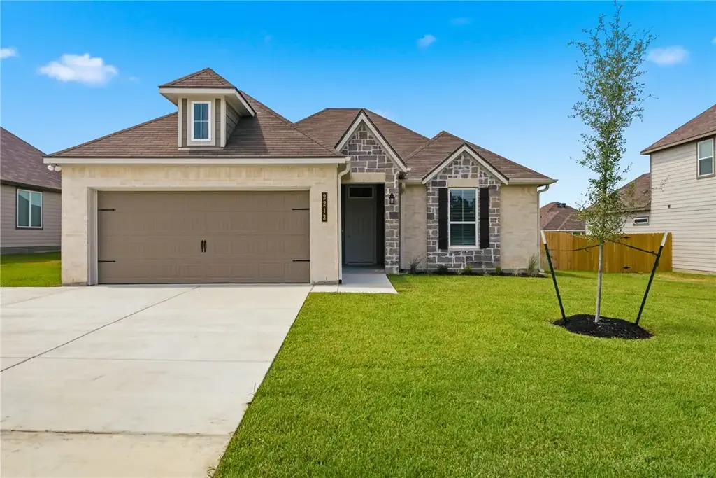 2213 Autumn Lake Drive, Bryan