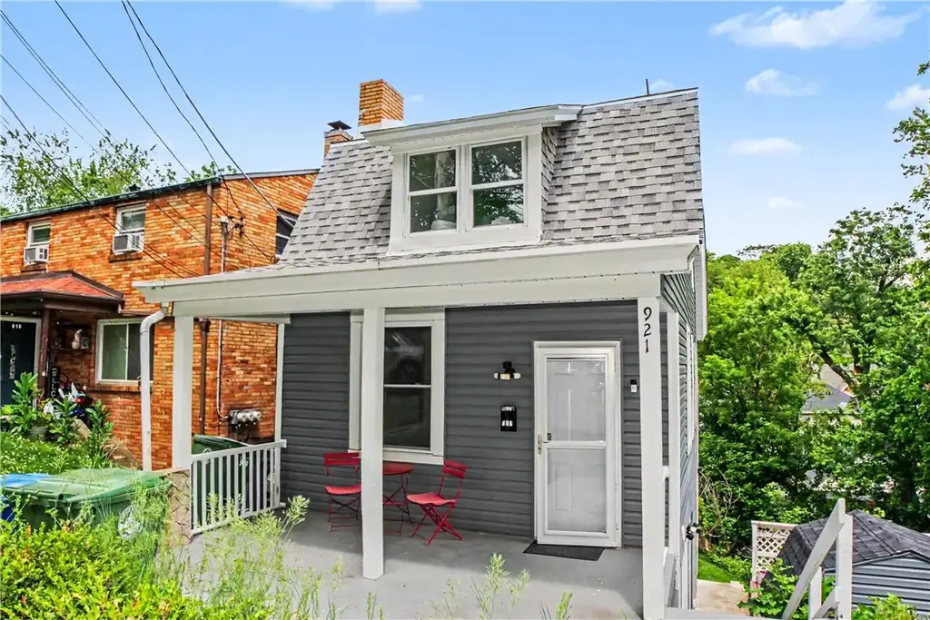 921 Saint Anne Street , Castle Shannon