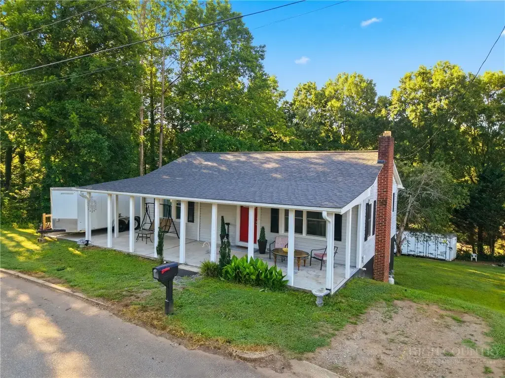32 W Highland Avenue, Granite Falls
