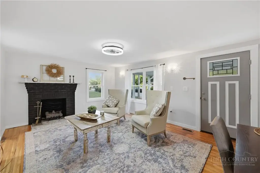 32 W Highland Avenue, Granite Falls