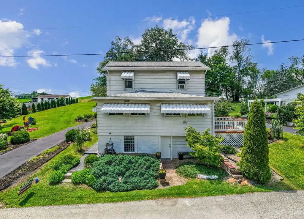 105 Dutchtown Road, Sewickley