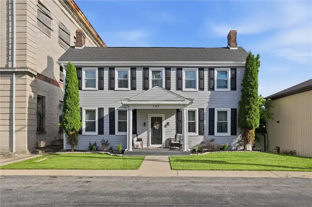 102 Main Street , West Alexander