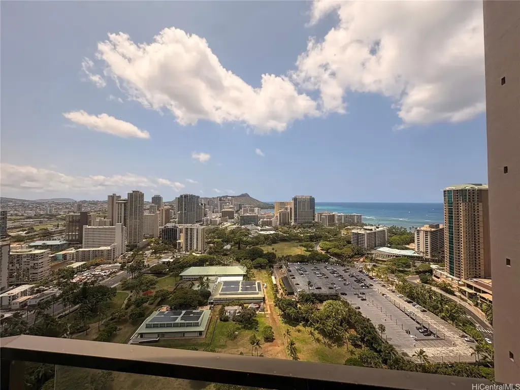 (unit #37d) 1910 Ala Moana Boulevard, Honolulu