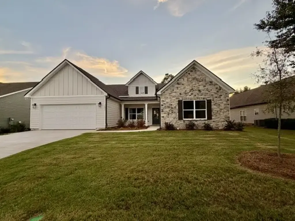 1096 Sawyer Dr, Opelika