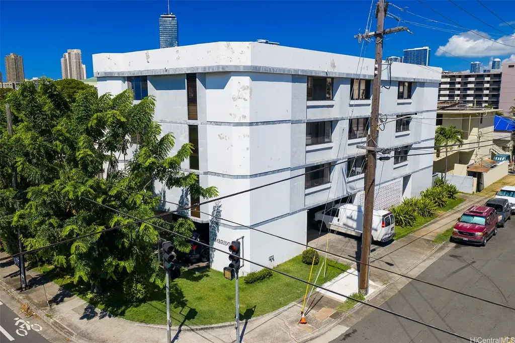 922 Mccully Street, Honolulu