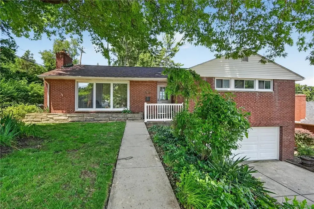 385 Maplewood Drive, Mt Lebanon