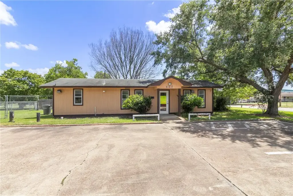 607 W Martin Luther King Jr Street, Bryan