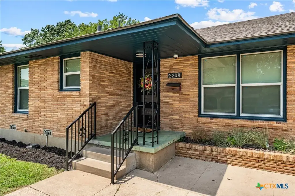 2208 N 44th Street, Waco