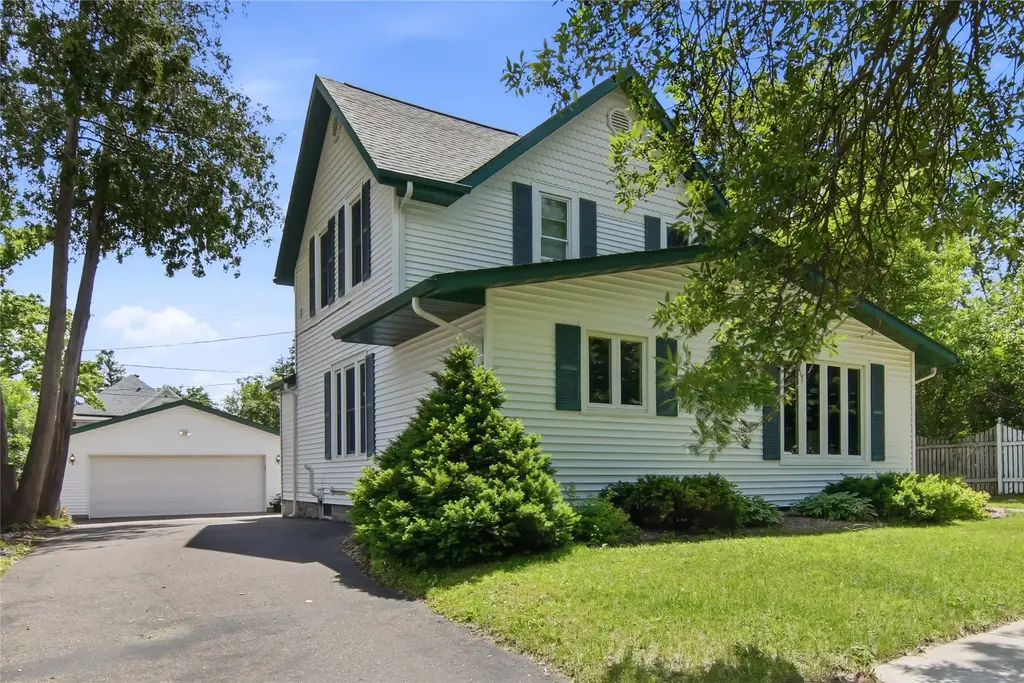 28 W Stout Street, Rice Lake